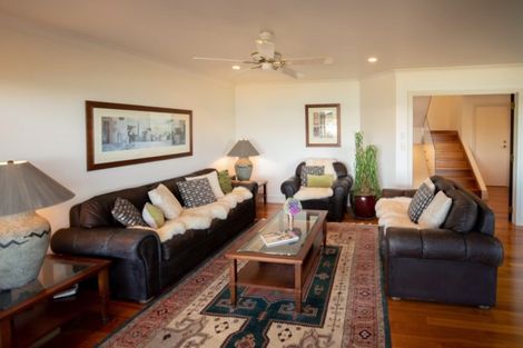 Photo of property in 27 Callender Place, Shelly Park, Auckland, 2014