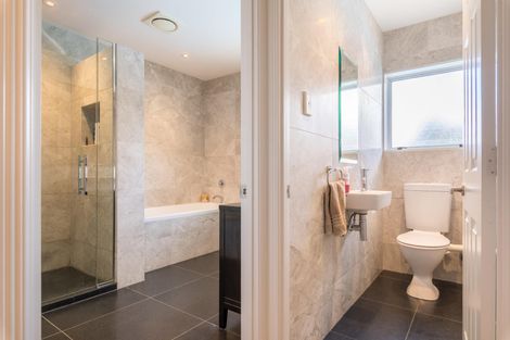 Photo of property in 6 Deanna Drive, West Harbour, Auckland, 0618