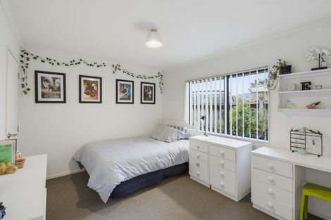 Photo of property in 20 Gandalf Crescent, Paraparaumu, 5032