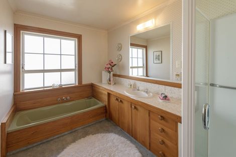 Photo of property in 1 Cashmere Avenue, Khandallah, Wellington, 6035