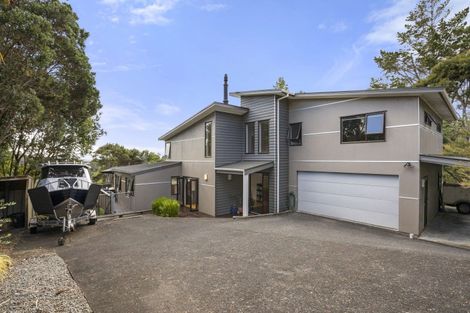 Photo of property in 19 Te Araroa Drive, Paremoremo, Auckland, 0632