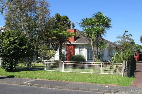 Photo of property in 4 Durham Street, Te Atatu Peninsula, Auckland, 0610