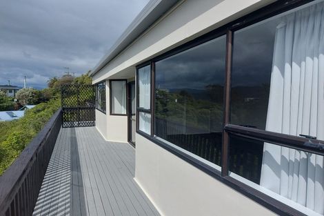 Photo of property in 66 Miromiro Road, Normandale, Lower Hutt, 5010