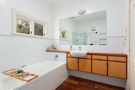 Photo of property in 89 Paremata Road, Paremata, Porirua, 5024