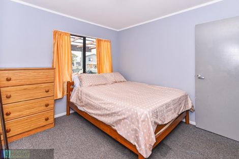 Photo of property in 48 Maplesden Drive, Clendon Park, Auckland, 2103