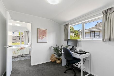 Photo of property in 6 Cambrian Street, Churton Park, Wellington, 6037