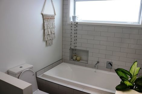 Photo of property in 420a Whangaparaoa Road, Stanmore Bay, Whangaparaoa, 0932