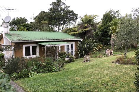 Photo of property in 124 Arran Road, Browns Bay, Auckland, 0630