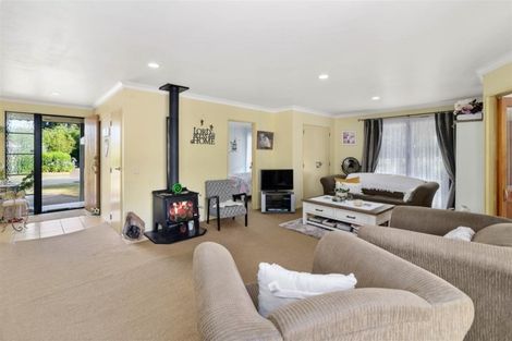 Photo of property in 2 Caulfield Place, Pukehangi, Rotorua, 3015