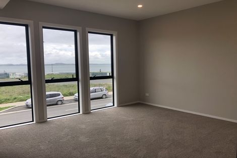 Photo of property in 8 Turret Lane, Hobsonville, Auckland, 0616