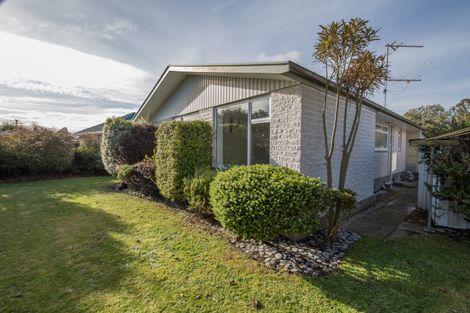 Photo of property in 6 Shirldale Place, Avonhead, Christchurch, 8042