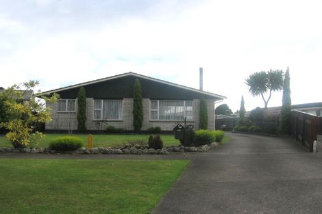 Photo of property in 10 Tabak Crescent, Takaro, Palmerston North, 4412