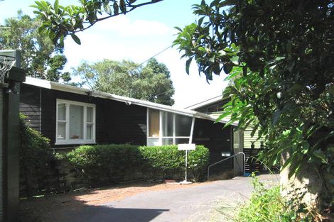 Photo of property in 28 Opou Road, Titirangi, Auckland, 0604