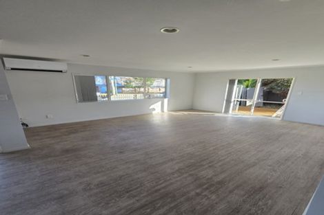 Photo of property in 27 Emmerdale Avenue, Papakura, 2110