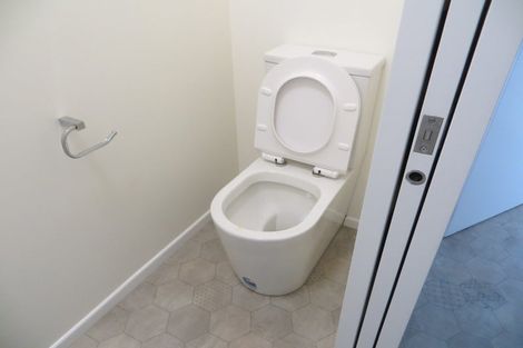 Photo of property in 22 Hawker Street, Mount Victoria, Wellington, 6011