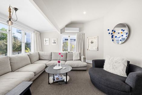 Photo of property in 14 Colenso Avenue, Hospital Hill, Napier, 4110