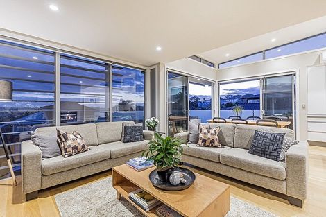 Photo of property in 2/49 Seaview Road, Castor Bay, Auckland, 0620