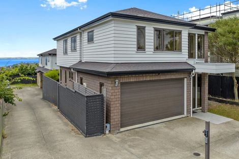 Photo of property in 791a East Coast Road, Northcross, Auckland, 0630