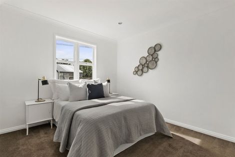 Photo of property in 1/14 Wernham Place, Northcote, Auckland, 0626