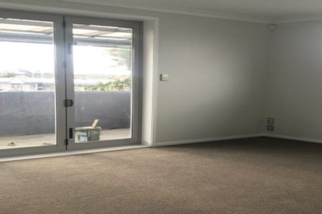Photo of property in 11m Clearwater Cove, West Harbour, Auckland, 0618