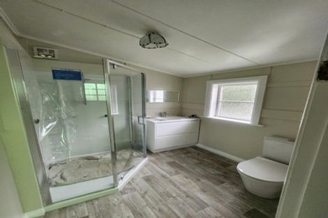 Photo of property in 46 Queens Drive, Lyall Bay, Wellington, 6022