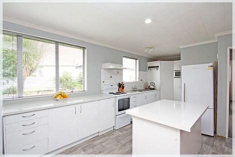 Photo of property in 12 Hillary Street, Foxton, 4814