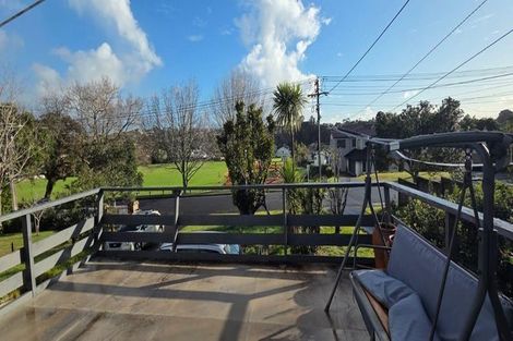 Photo of property in 44 Cliff View Drive, Green Bay, Auckland, 0604