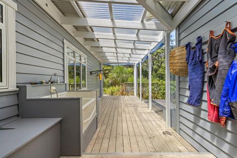 Photo of property in 35a Pinchgut Road, Kaukapakapa, 0873