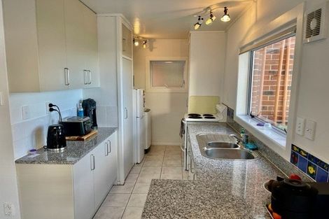 Photo of property in 2/241 Hurstmere Road, Takapuna, Auckland, 0622