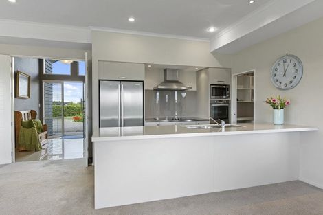 Photo of property in 13 Whitcombe Place, Darfield, 7571