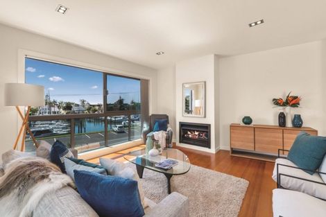 Photo of property in 11 Inga Road, Milford, Auckland, 0620