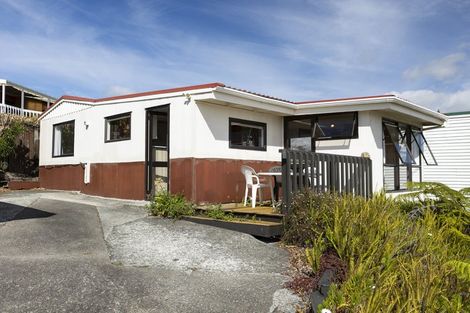 Photo of property in 20 Leslie Road, Cable Bay, 0420