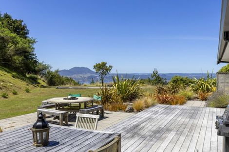 Photo of property in 146 Highland Drive, Acacia Bay, Taupo, 3385