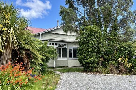 Photo of property in 31 Brougham Street, Westport, 7825