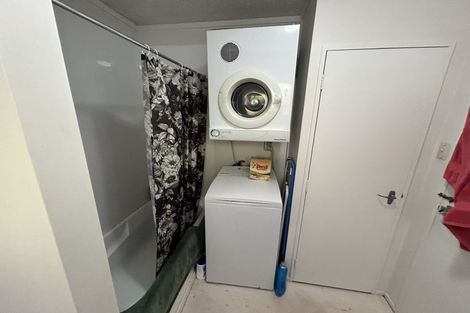 Photo of property in 2/219 Grant Road, Thorndon, Wellington, 6011