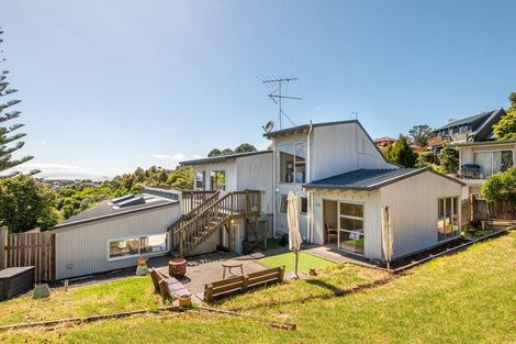Photo of property in 9 Malters Place, Browns Bay, Auckland, 0630