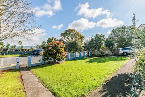 Photo of property in 34 Pahi Place, West Harbour, Auckland, 0618
