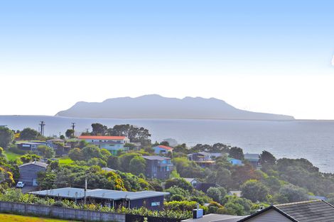 Photo of property in 50 Lax Crescent, Leigh, 0985