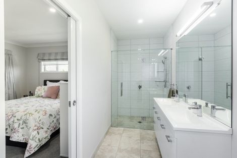 Photo of property in 52 Eriksen Road, Te Awa, Napier, 4110