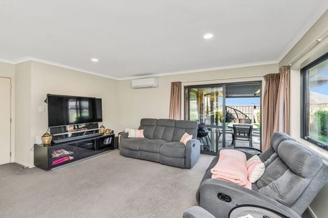 Photo of property in 66 Shillingford Boulevard, Rolleston, 7615