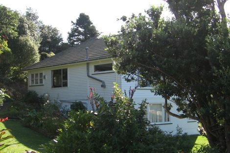 Photo of property in 48 Raroa Terrace, Tawa, Wellington, 5028