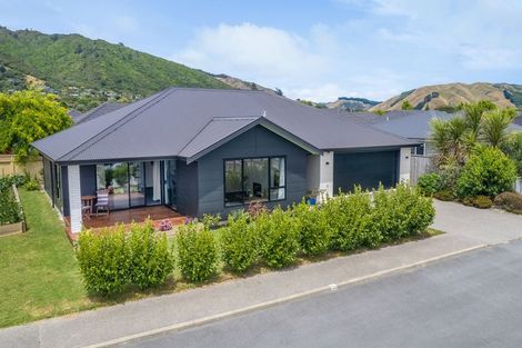 Photo of property in 12 Teiaroa Street, Waikanae, 5036
