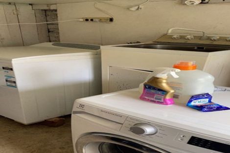 Photo of property in 33 Rogan Street, Mount Roskill, Auckland, 1041