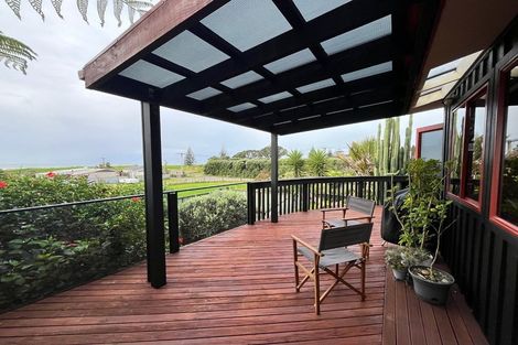 Photo of property in 6 Battiscombe Terrace, Waitara, 4320