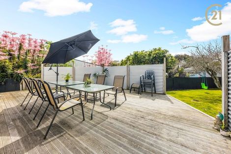 Photo of property in 35 Tairere Crescent, Rosehill, Papakura, 2113