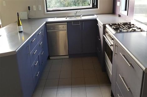 Photo of property in 103 Island Bay Road, Beach Haven, Auckland, 0626