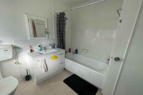 Photo of property in 34 Duchess Place, Maupuia, Wellington, 6022