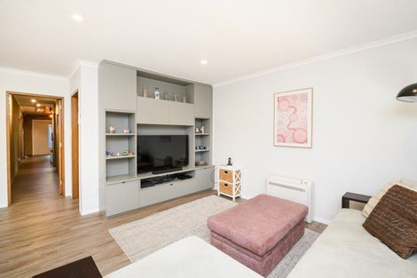 Photo of property in 12 Truscott Grove, Awapuni, Palmerston North, 4412