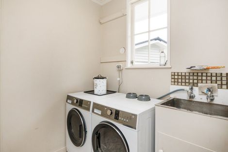 Photo of property in 4 Chilton Grove, Hokowhitu, Palmerston North, 4410