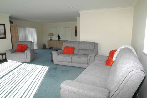 Photo of property in 4 Lorna Irene Drive, Raumati South, Paraparaumu, 5032